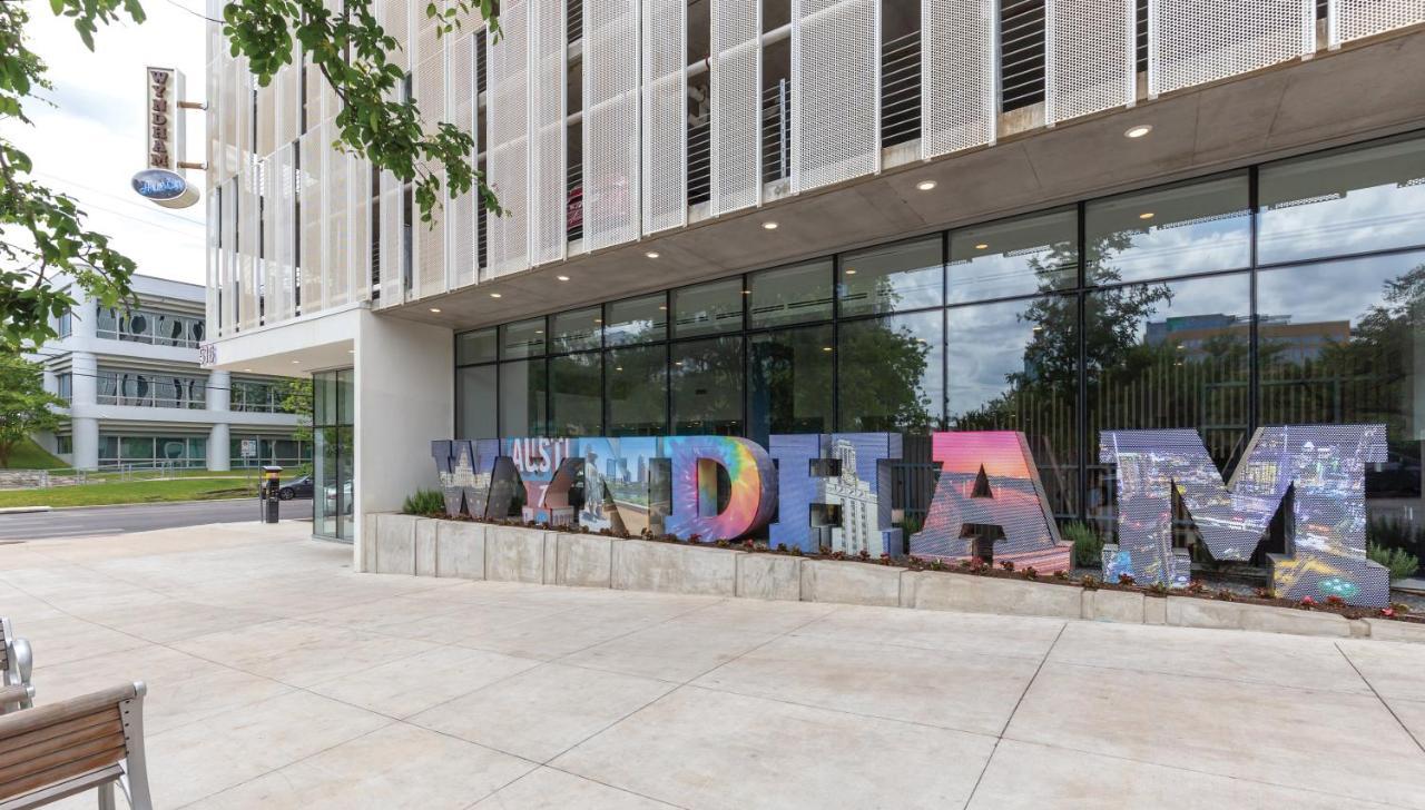 Club Wyndham Austin Hotel Exterior photo